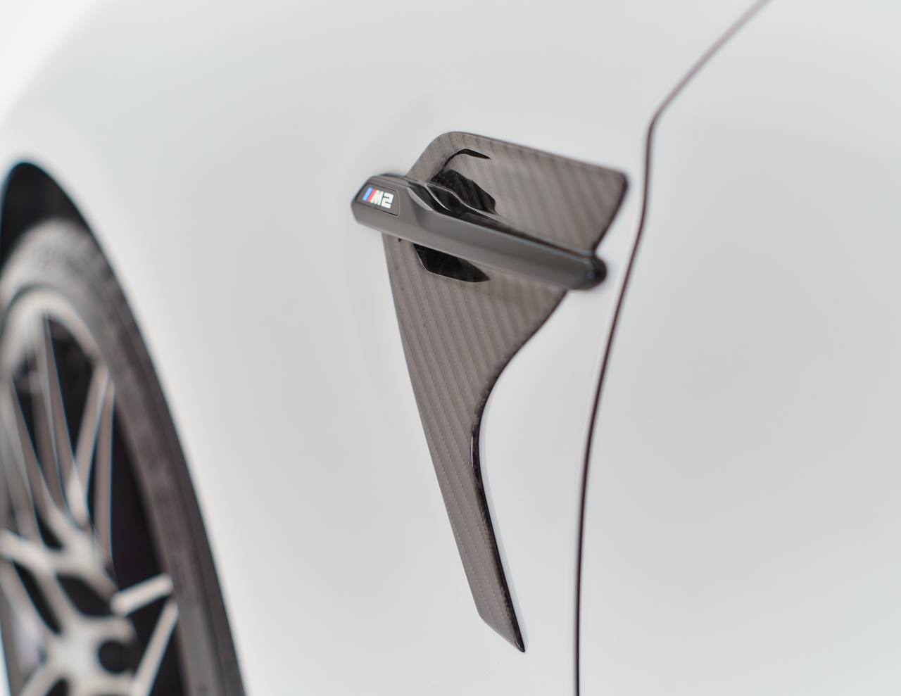 BMW M2 F87 VORDERE KOTFLÜGEL ANBAUTEN (4)