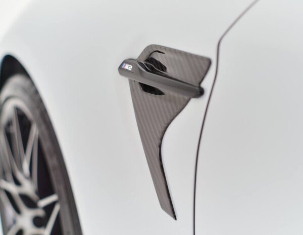 BMW M2 F87 VORDERE KOTFLÜGEL ANBAUTEN (4)