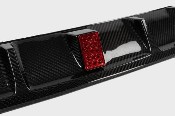 Aizmugurējais difuzors Mercedes-Benz CLS63 AMG, oglekļa šķiedras dizains.